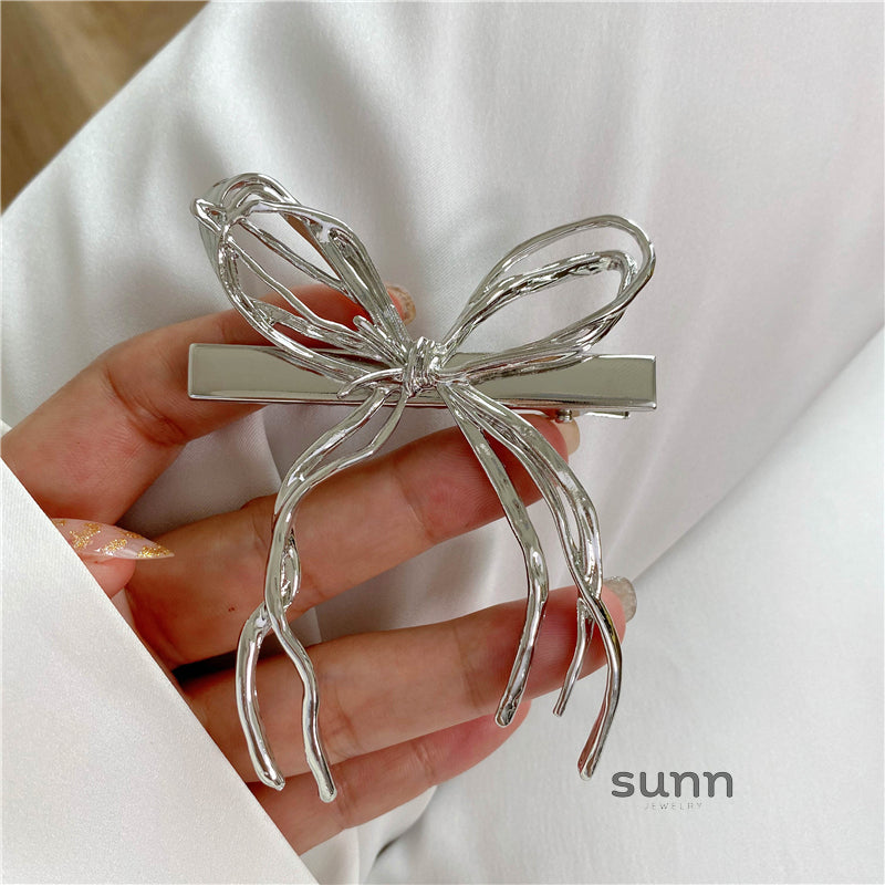 Avalee Rhinestone Bow Pin [O11JVT3M]