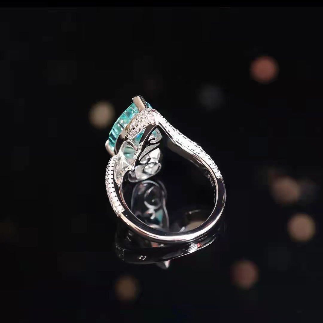 Avaline Emerald Teardrop Ring [9QU4NZVB]