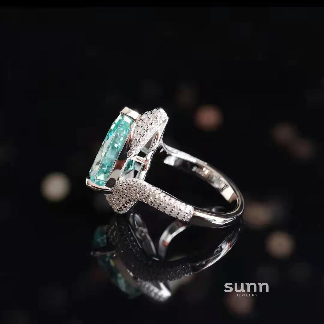 Avaline Emerald Teardrop Ring [9QU4NZVB]