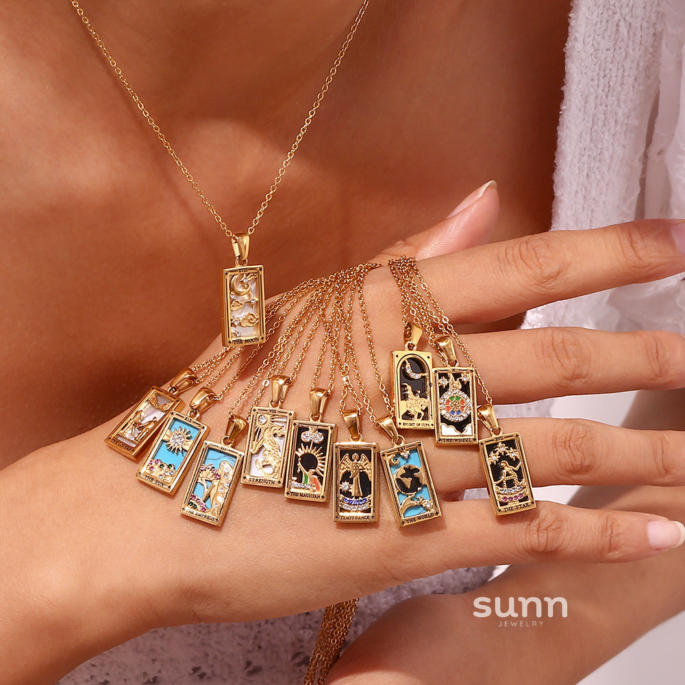 Avalyn Tarot Pendant Necklace [HPVY9EF0]