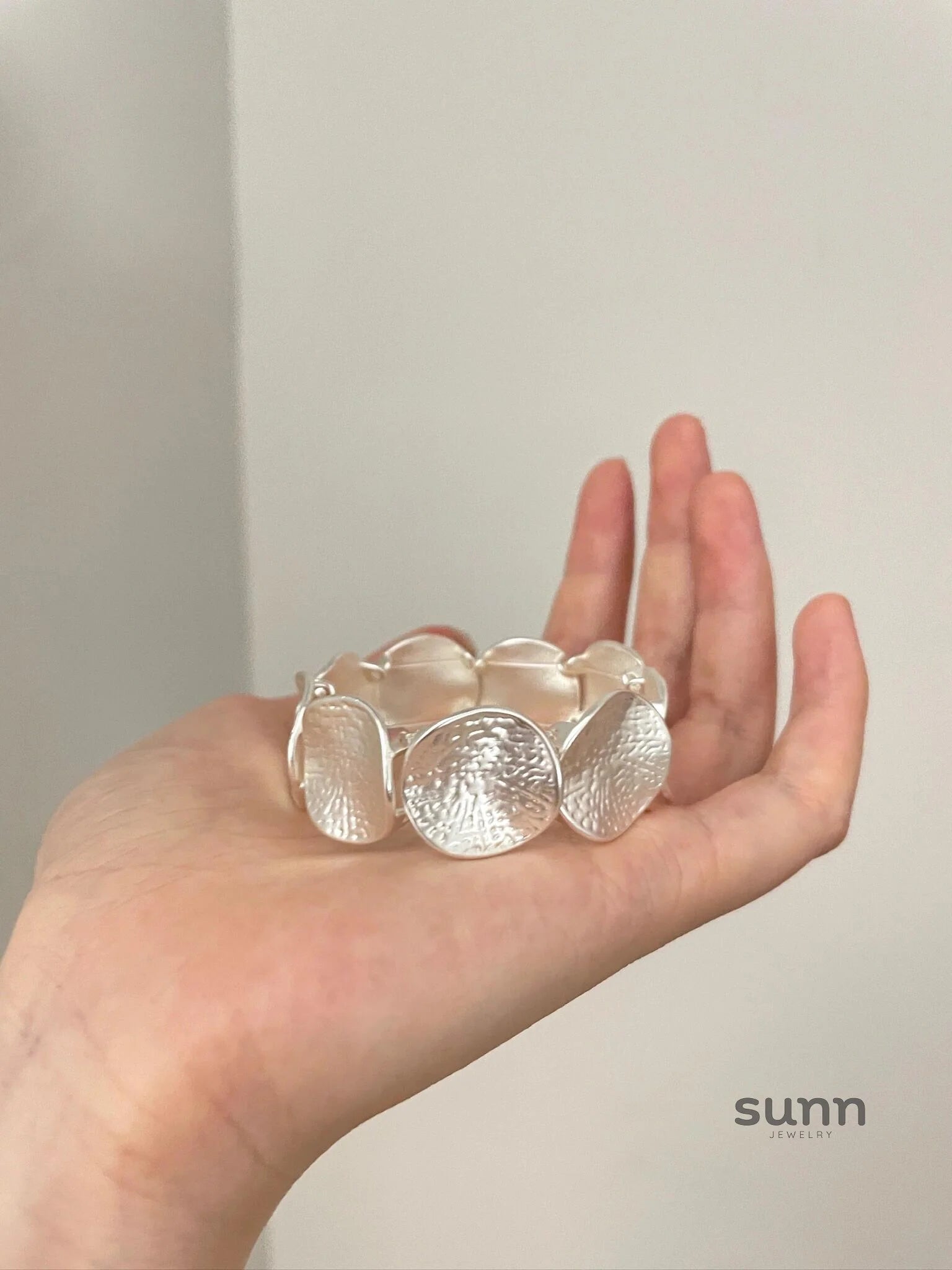 Avari Organic Circle Bangle