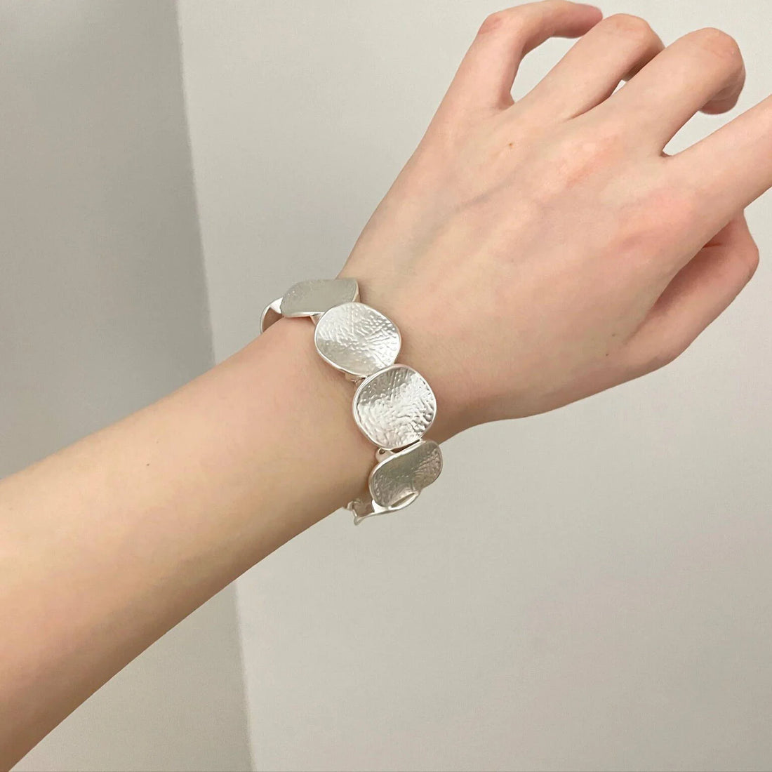 Avari Organic Circle Bangle