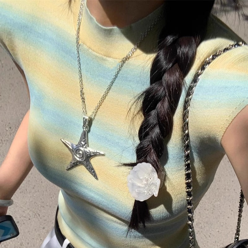 Avari Y2K Star Pendant Necklace