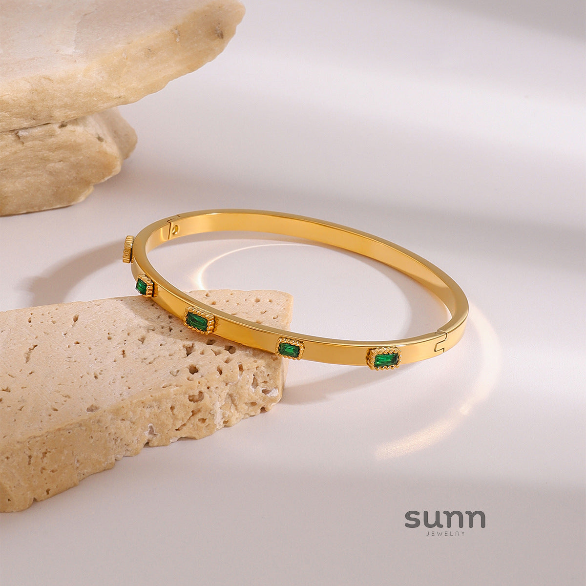 Avari Zircon Buckle Bracelet [390S47NC]