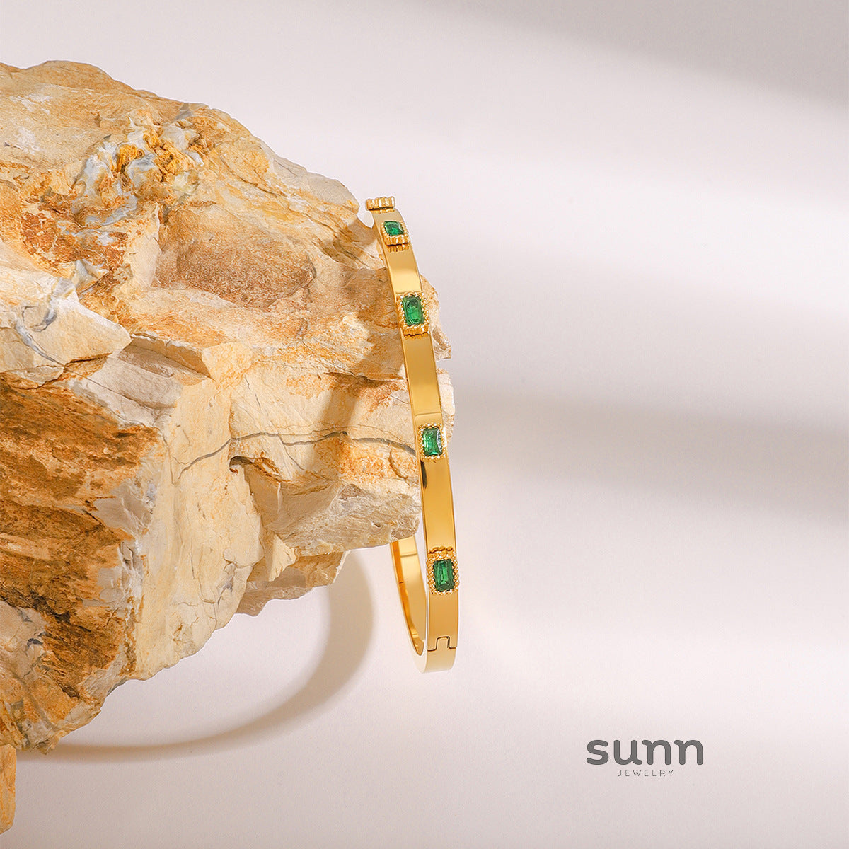 Avari Zircon Buckle Bracelet [ZKXI1FZ6]