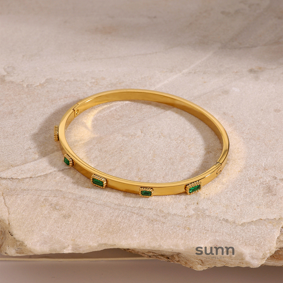 Avari Zircon Buckle Bracelet [XZR1E21F]