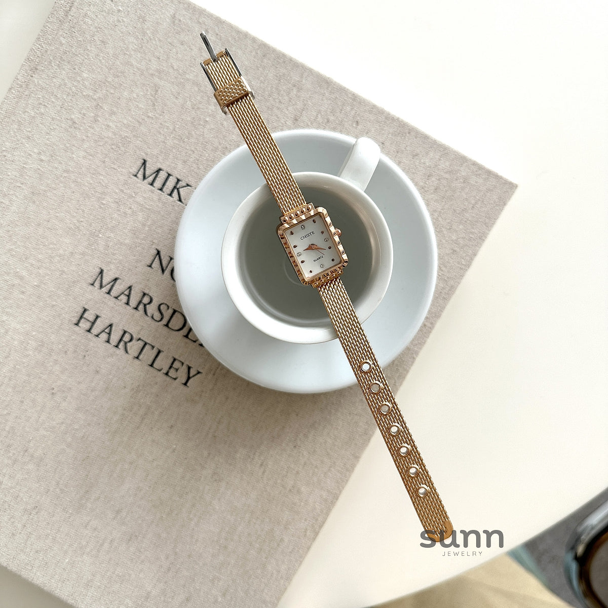 Avarose Elegant Rectangular Watch [UUV6CBKG]
