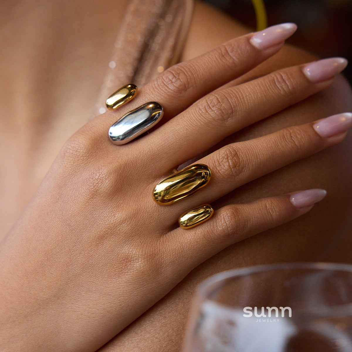 Avarose Geometric Gold Ring [3CLBL5M8]
