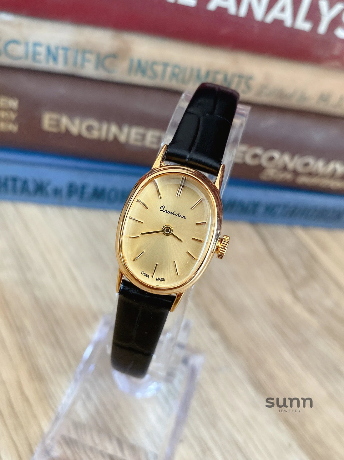 Avayah Vintage Gold Watch