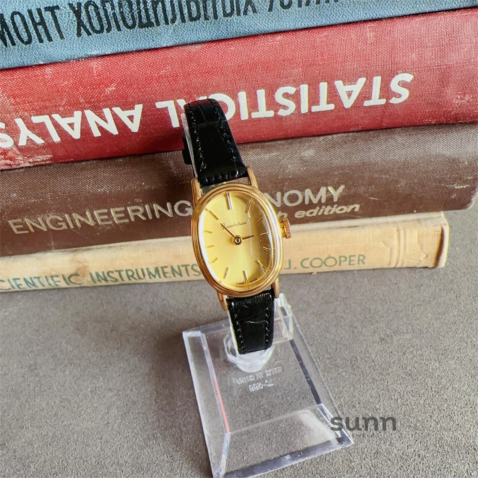 Avayah Vintage Gold Watch