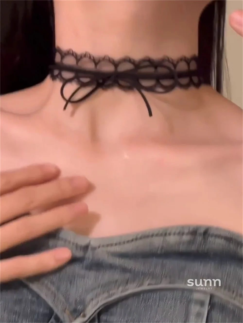 Aveah Lace Bow Choker