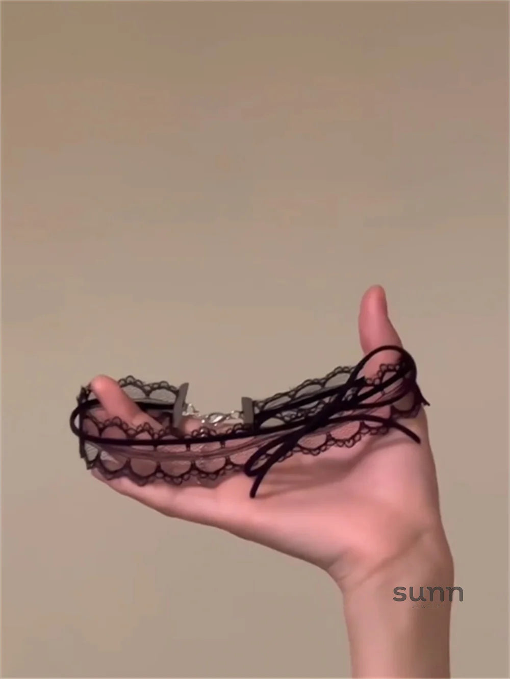 Aveah Lace Bow Choker