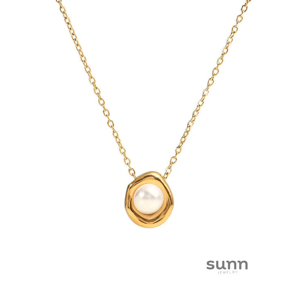 Avelina Layered Pearl Necklace