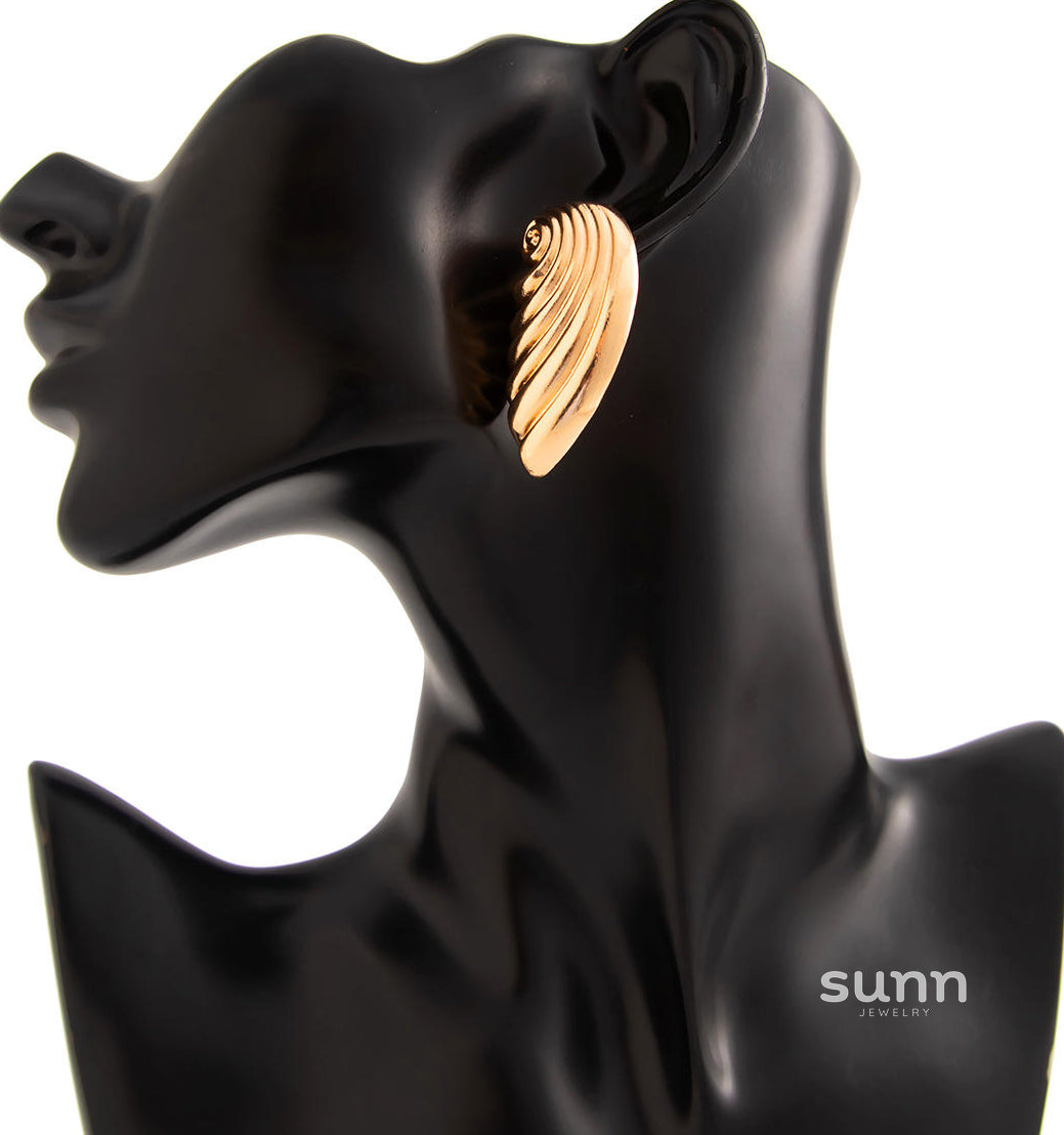 Avelina Twisted Shell Earrings [S3DIDLPF]