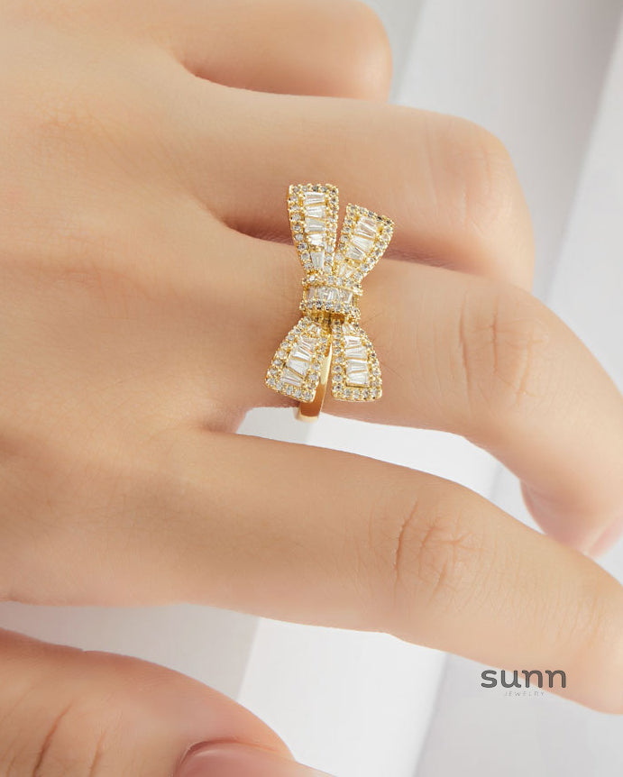 Avelyn Pavé Bow Adjustable Ring [KPETX82A]