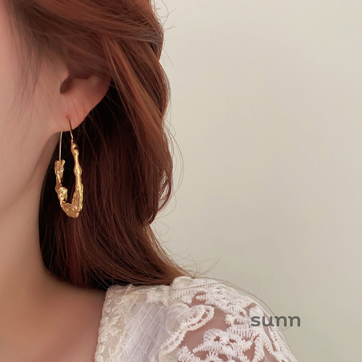 Aven Molten Gold Drop Earrings [0LNBIXNB]