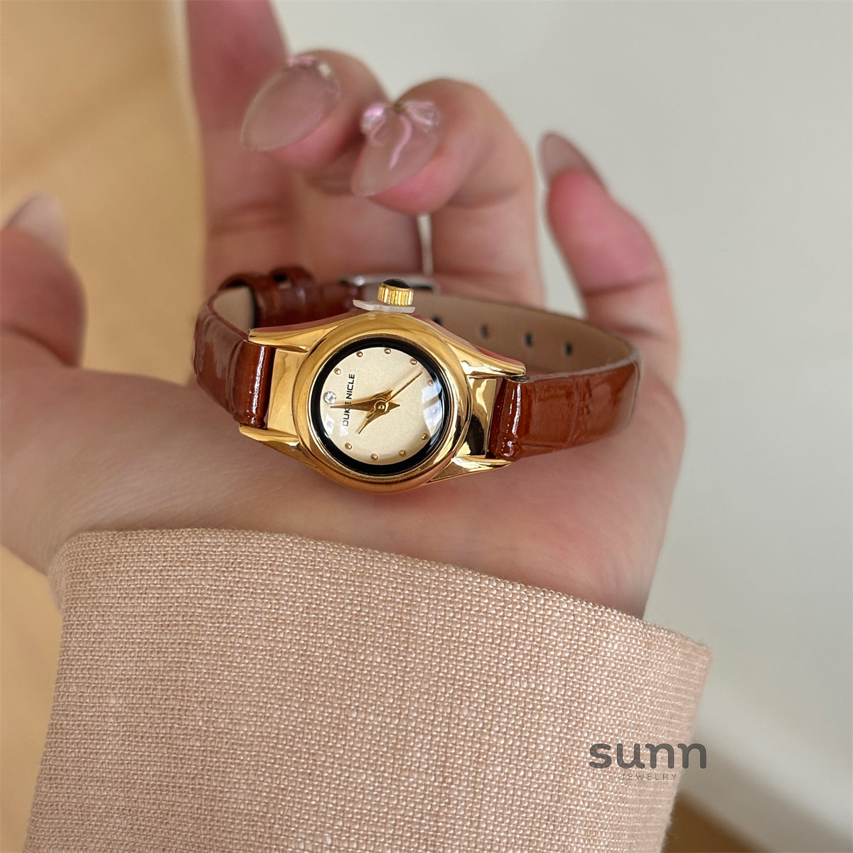 Averie Retro Mini Watch [RYQDP3ZZ]