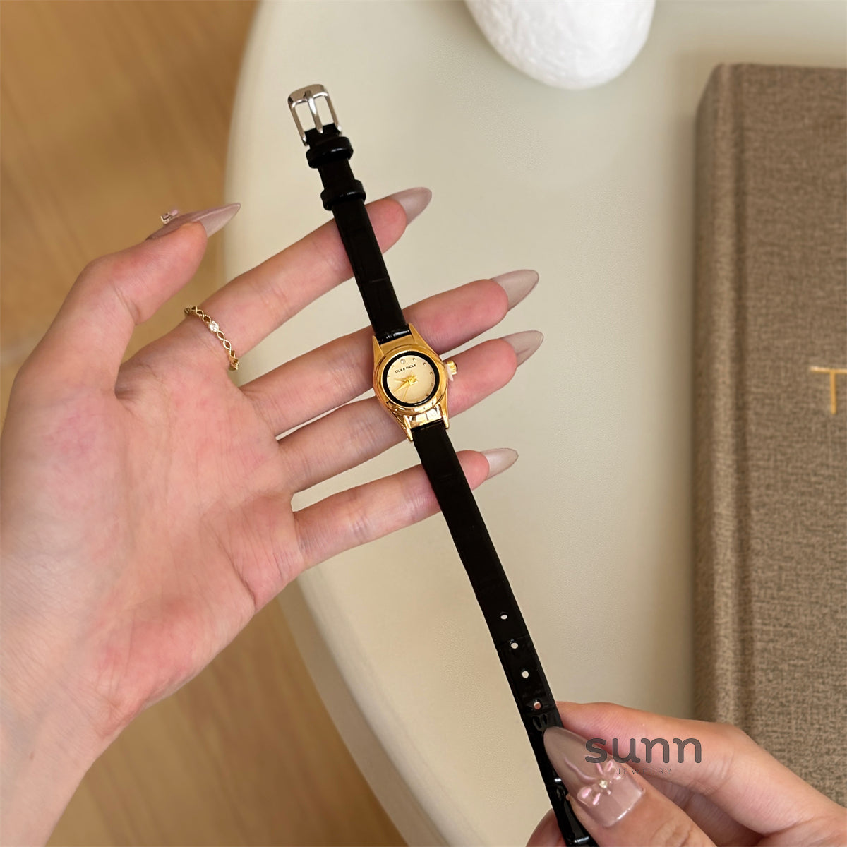 Averie Retro Mini Watch [M3RO589S]