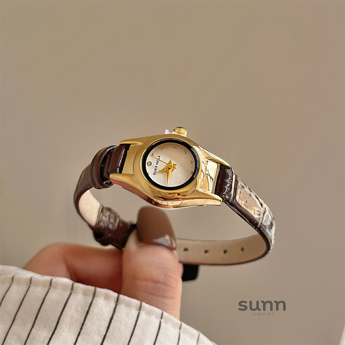 Averie Retro Mini Watch [53G1Z8WT]