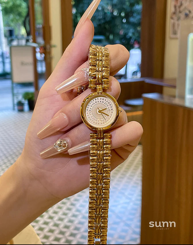 Avery Vintage Metal Watch - Gold