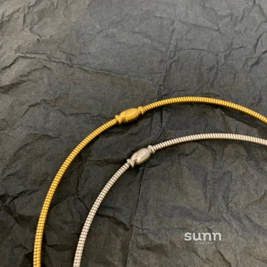 Avi Fluid Pendant Necklace [K98OQIRJ]