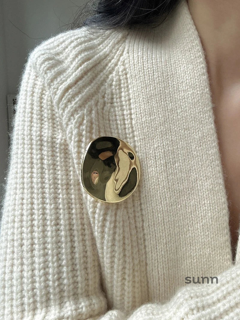 Aviannah Irregular Circle Brooch