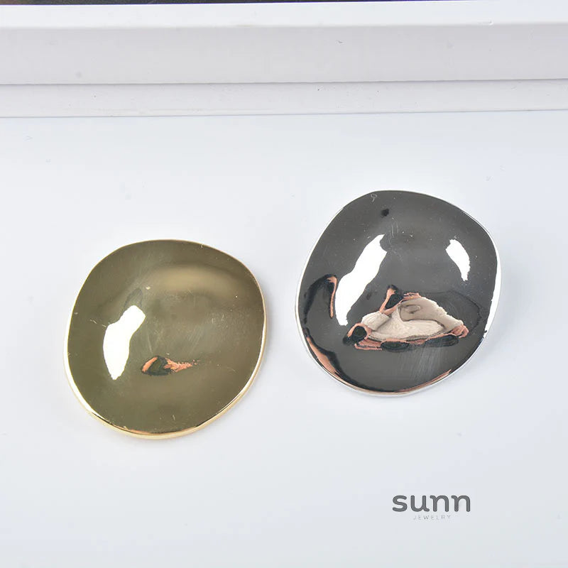 Aviannah Irregular Circle Brooch