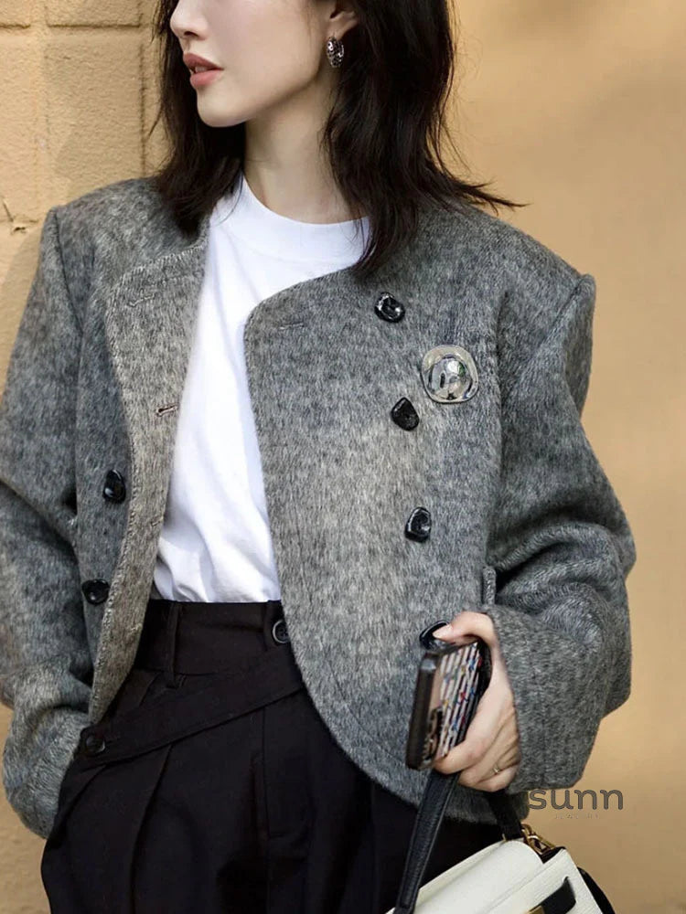 Aviannah Irregular Circle Brooch