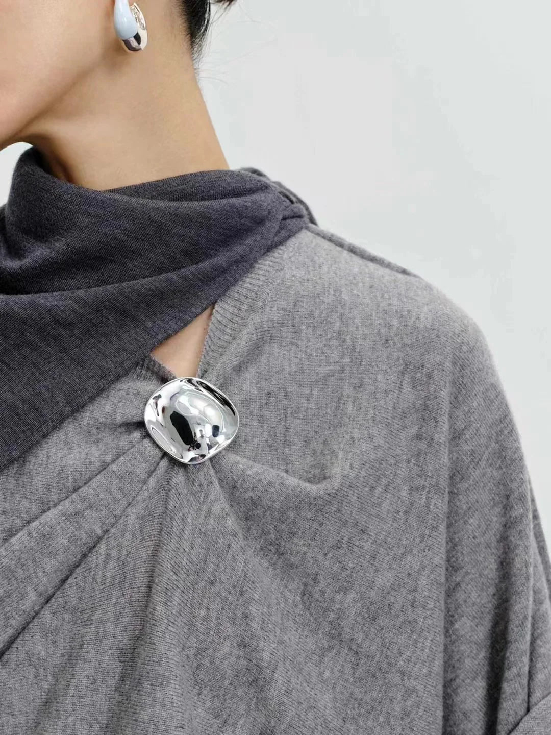 Aviannah Irregular Circle Brooch