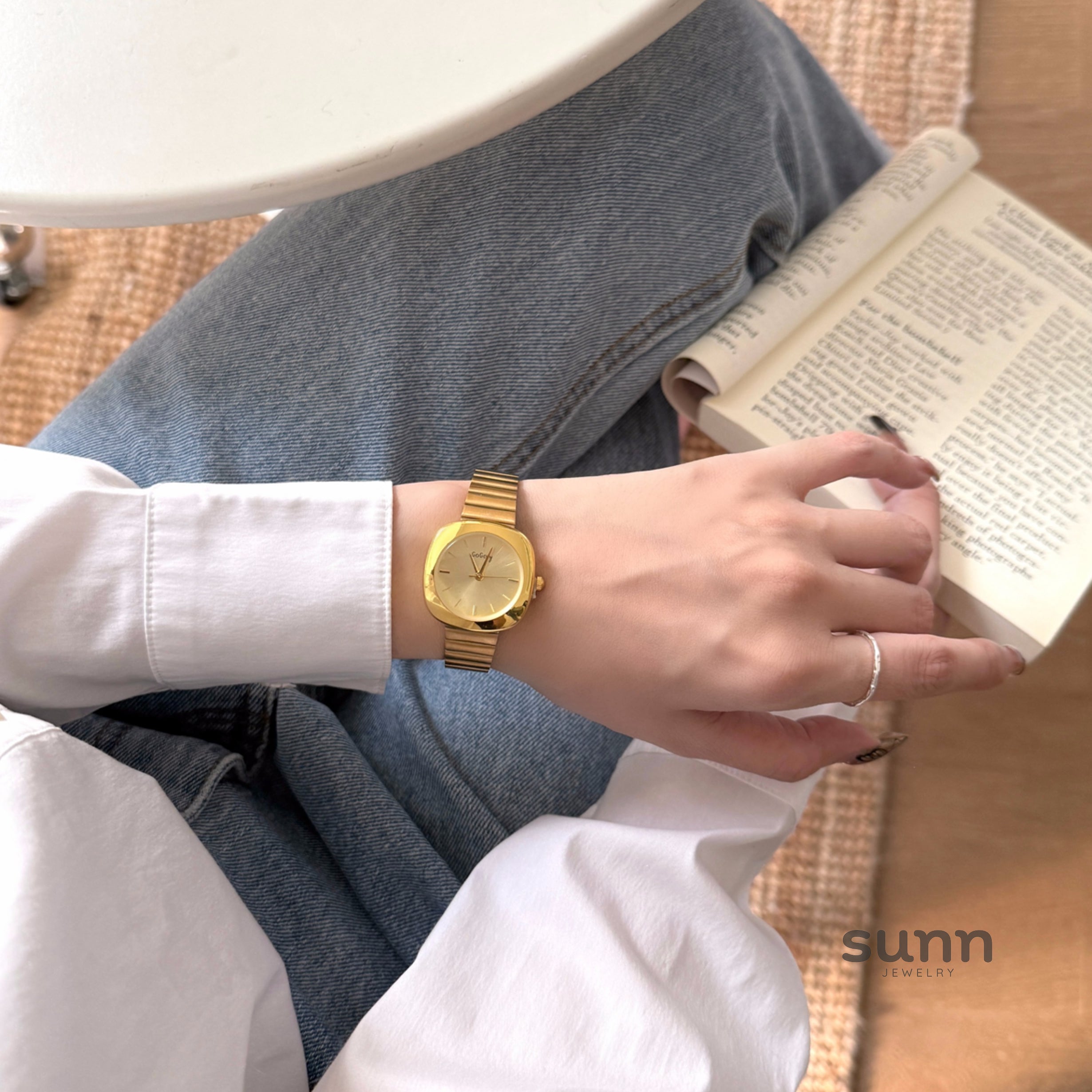 Avigayil Retro Gold Square Watch [4JC36RCH]