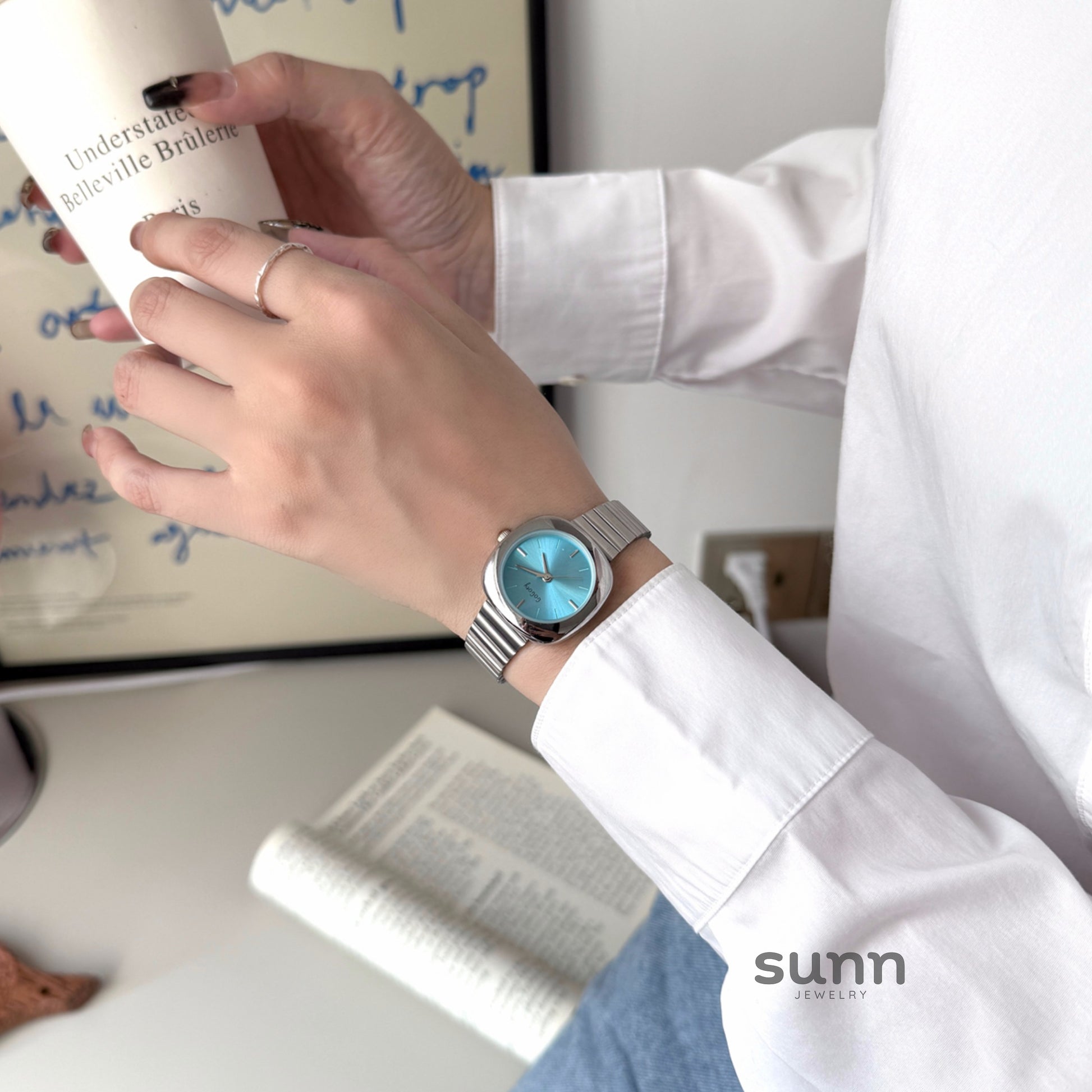 Avigayil Retro Gold Square Watch [NY1TU94T]