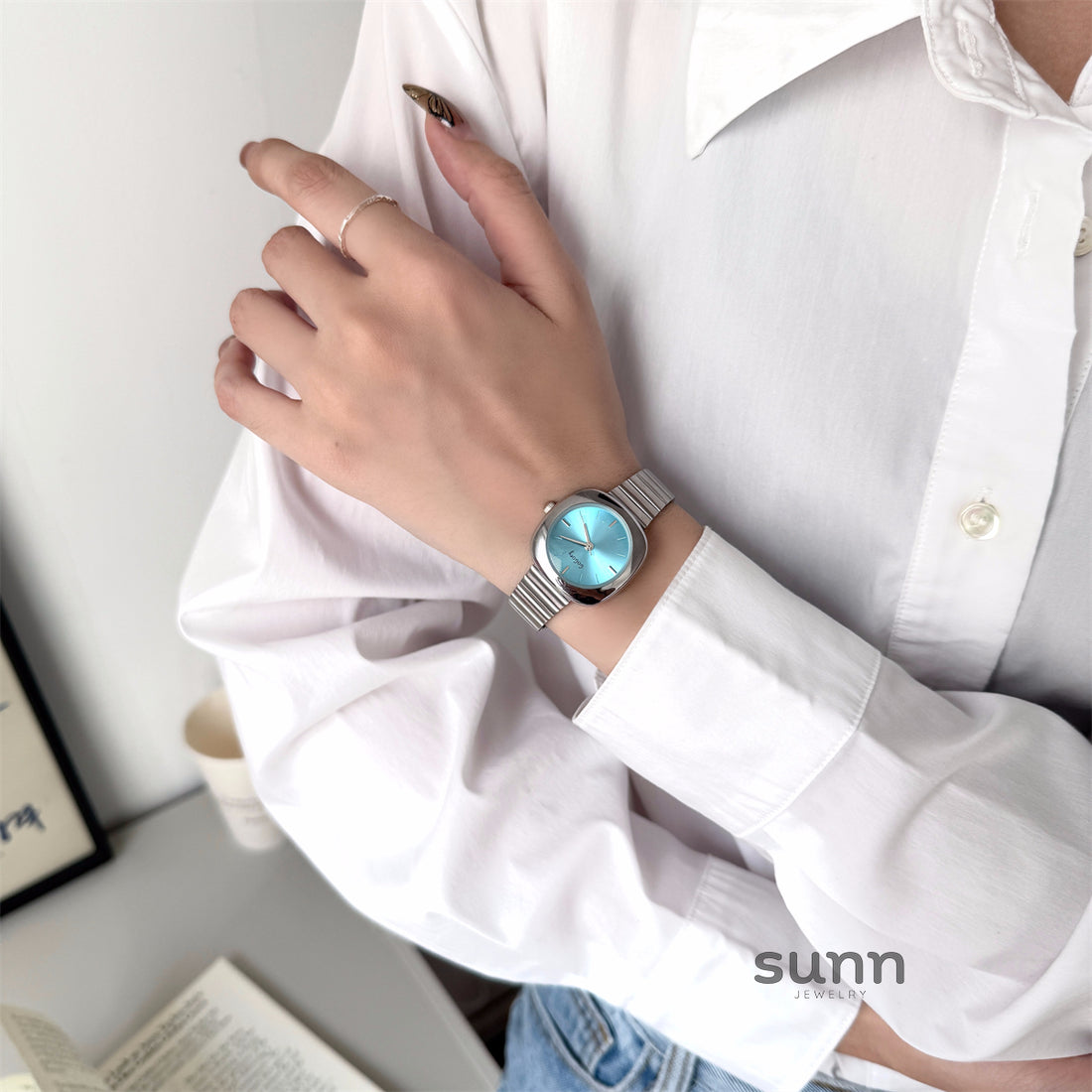 Avigayil Retro Gold Square Watch [LXP7O2NI]