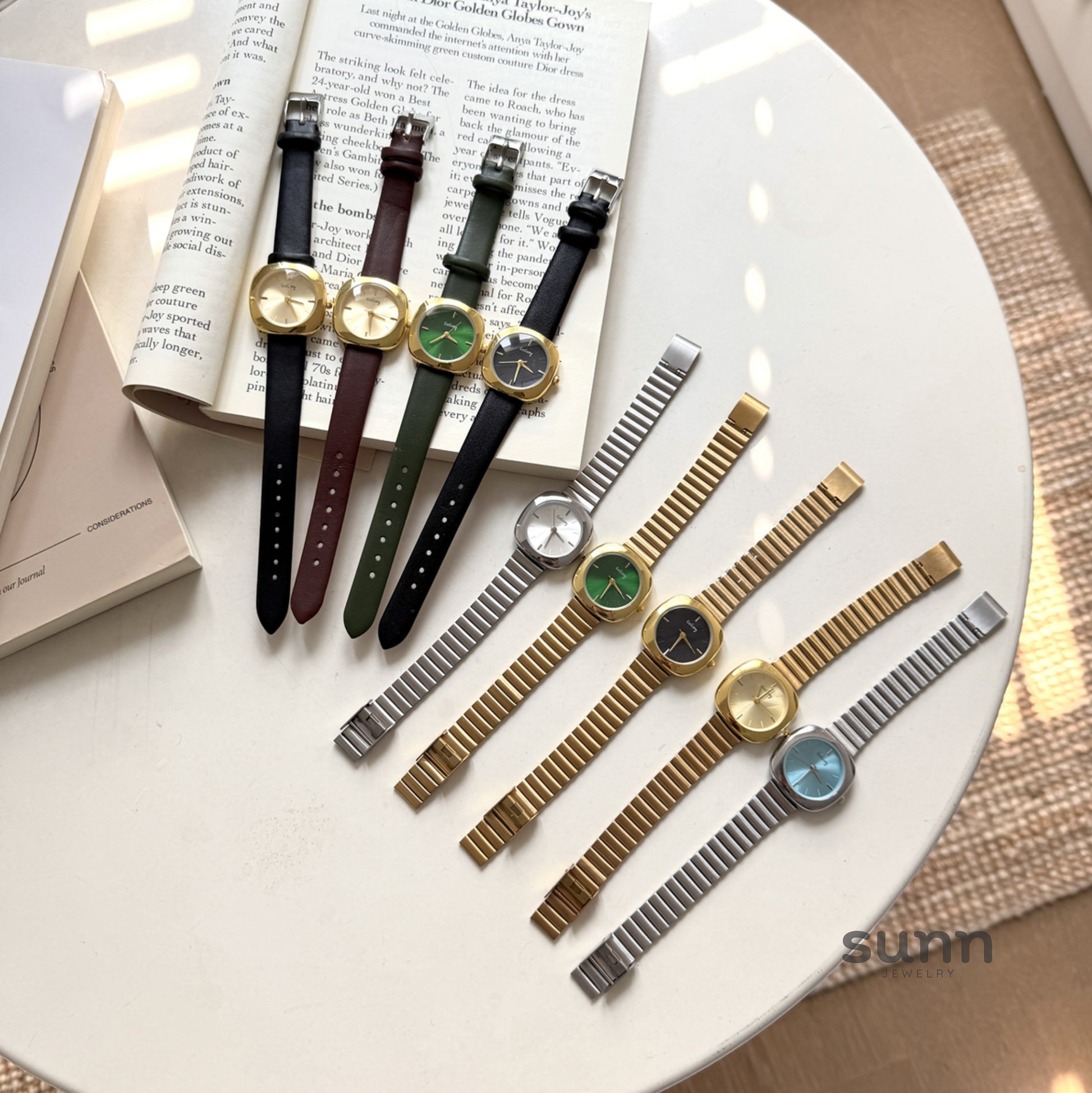 Avigayil Retro Gold Square Watch [UXIXFIMI]