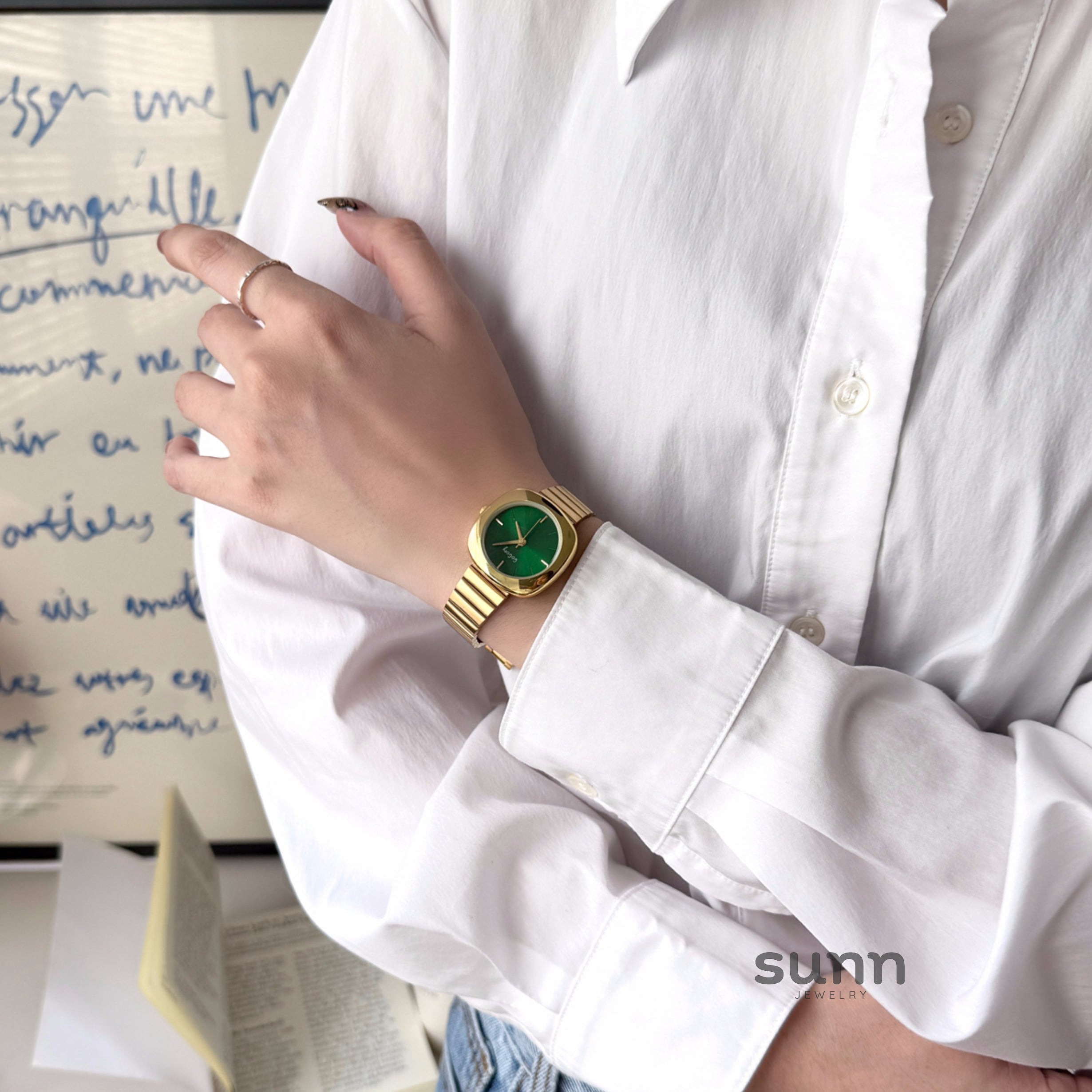Avigayil Retro Gold Square Watch [0ATEAHAK]