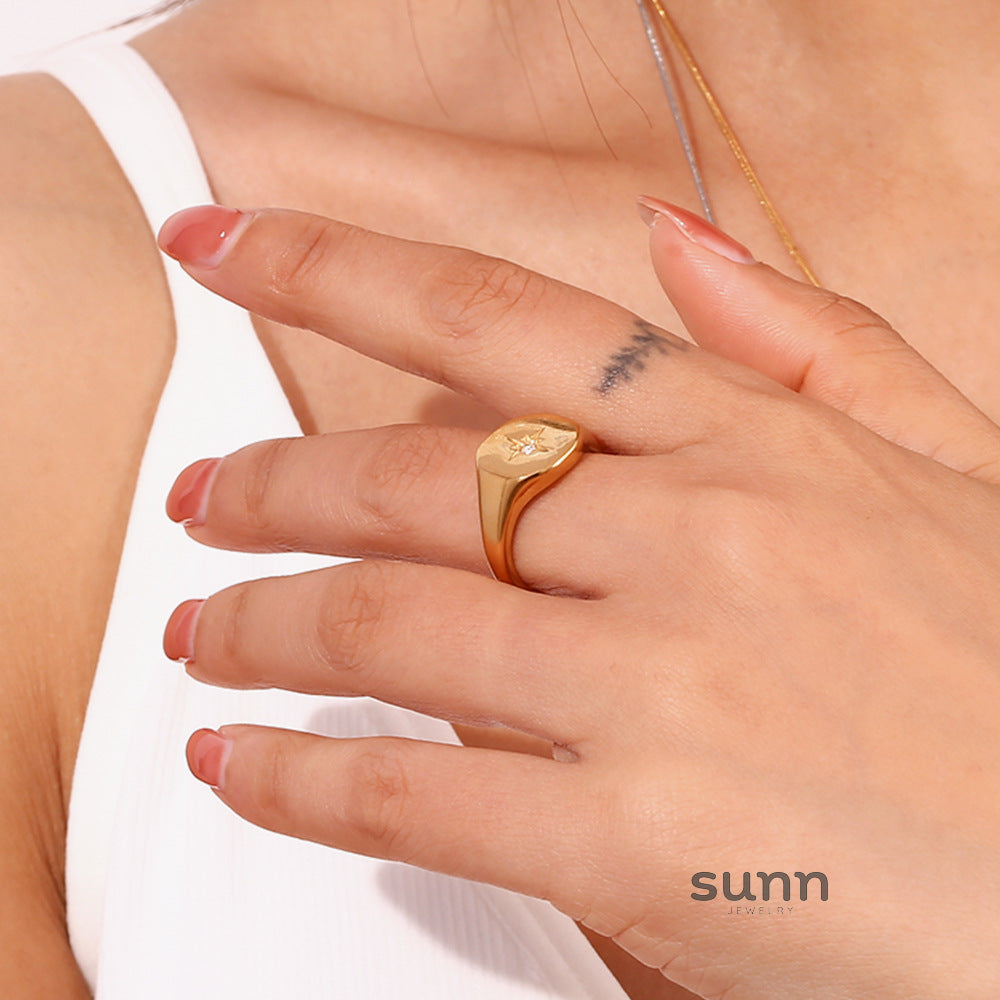 Aviyana Polaris Signet Ring [HK6TDUDG]