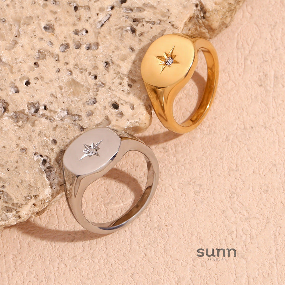 Aviyana Polaris Signet Ring [HCR09KH2]