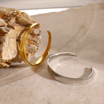 Avyanna Gold Cuff Bracelet [OGXP0YXD]