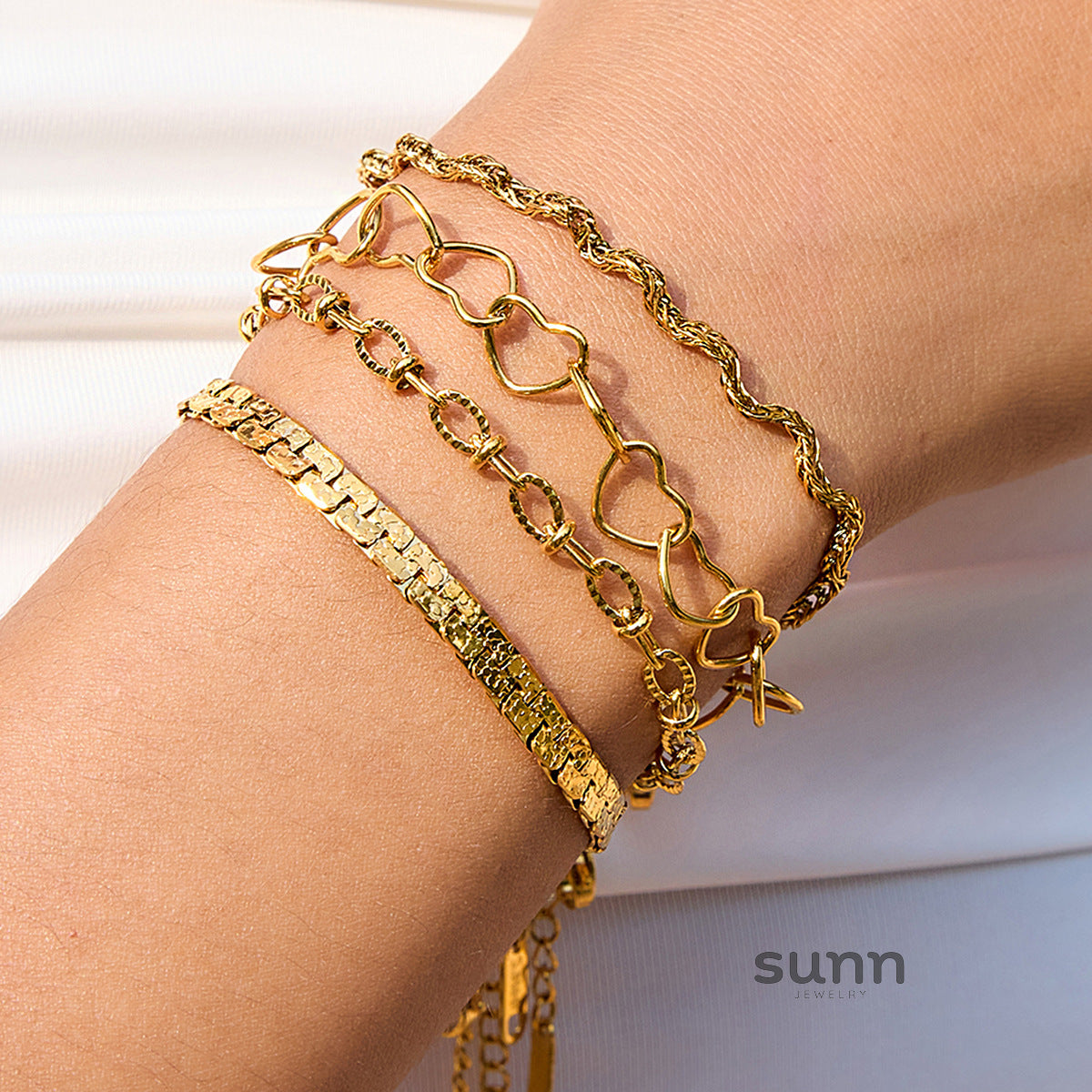 Ayah Layered Charm Bracelets [MQKBN1RM]