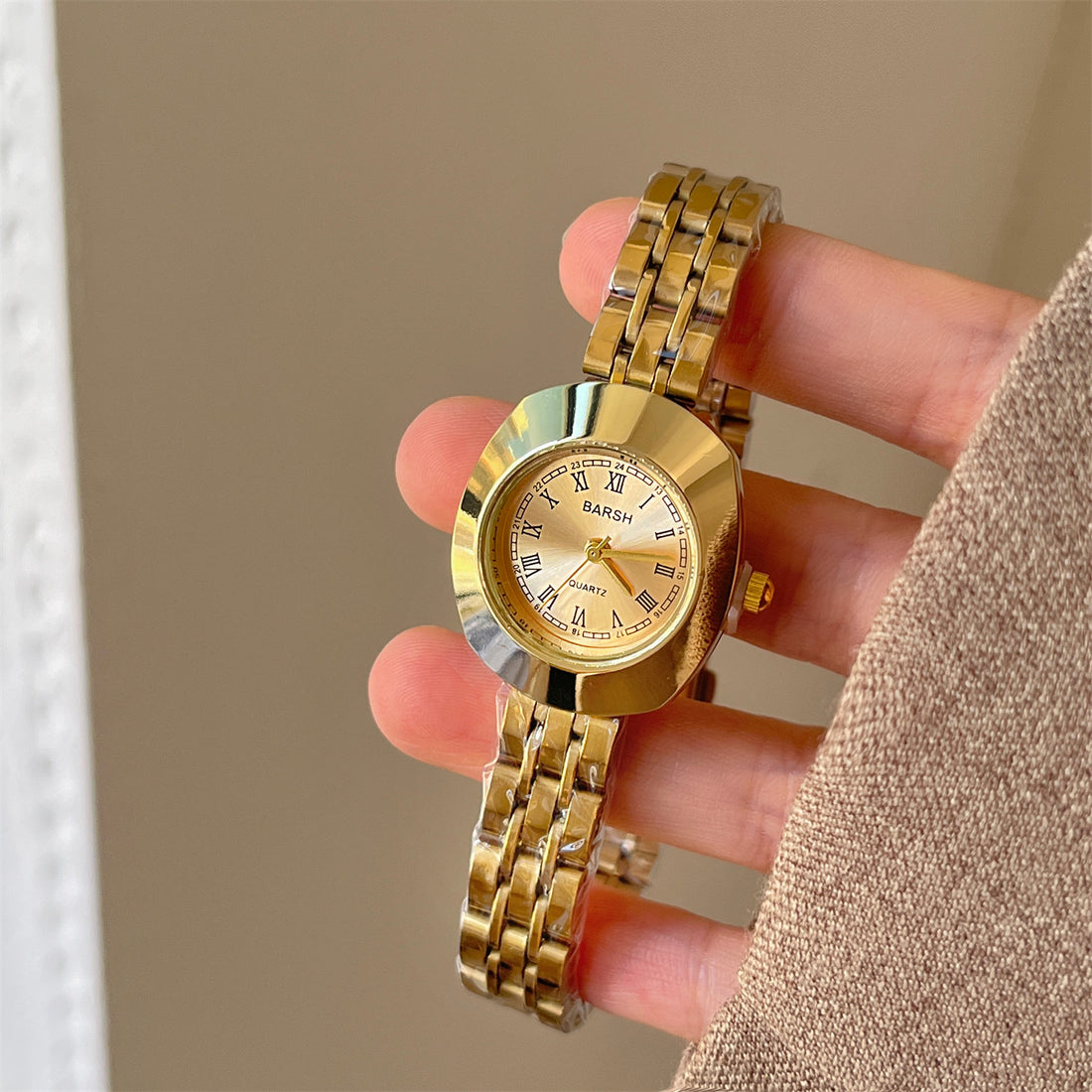 Ayan Retro Slim Watch [VJ3ED4H4]