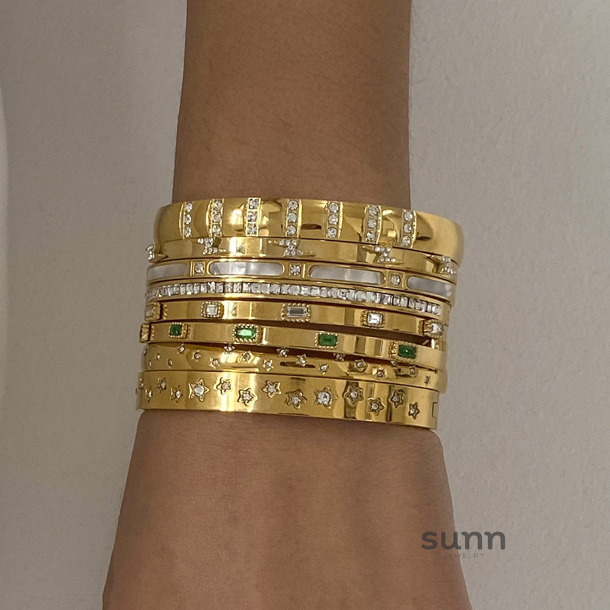 Ayda Zircon Buckle Bracelet [VIX32GB9]