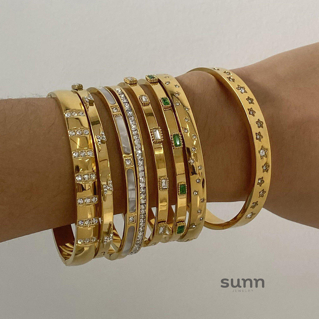 Ayda Zircon Buckle Bracelet [7A7XRTOC]