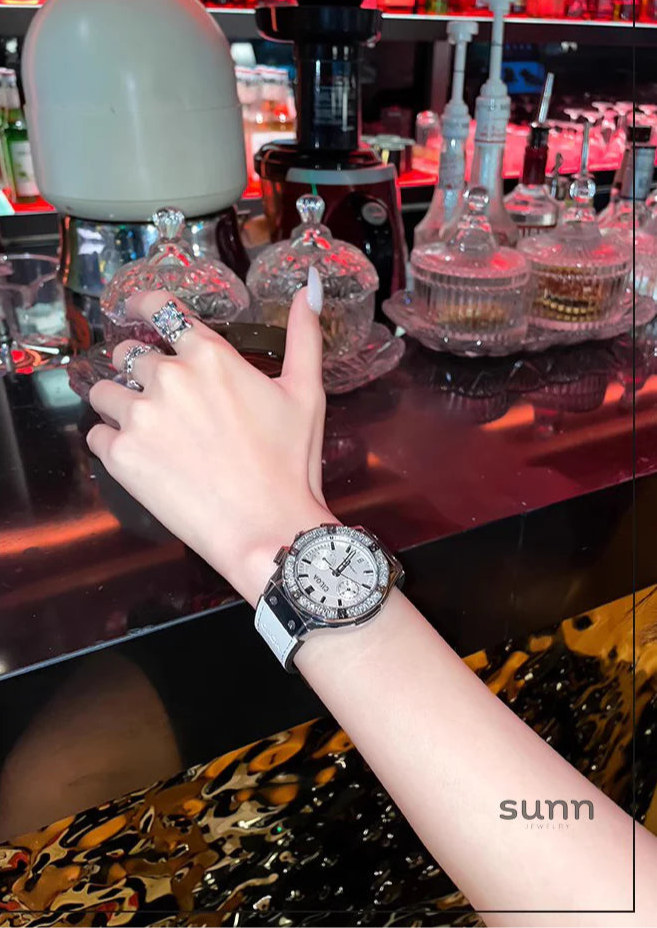 Aylee Elegant Leather Watch