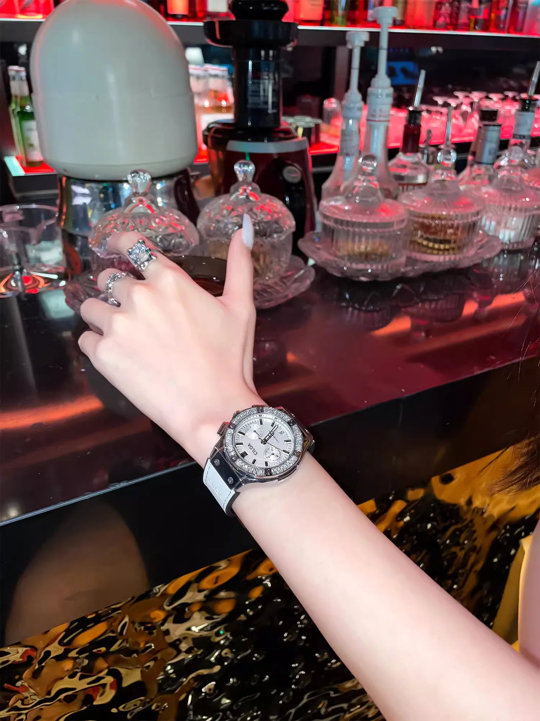 Aylee Elegant Leather Watch