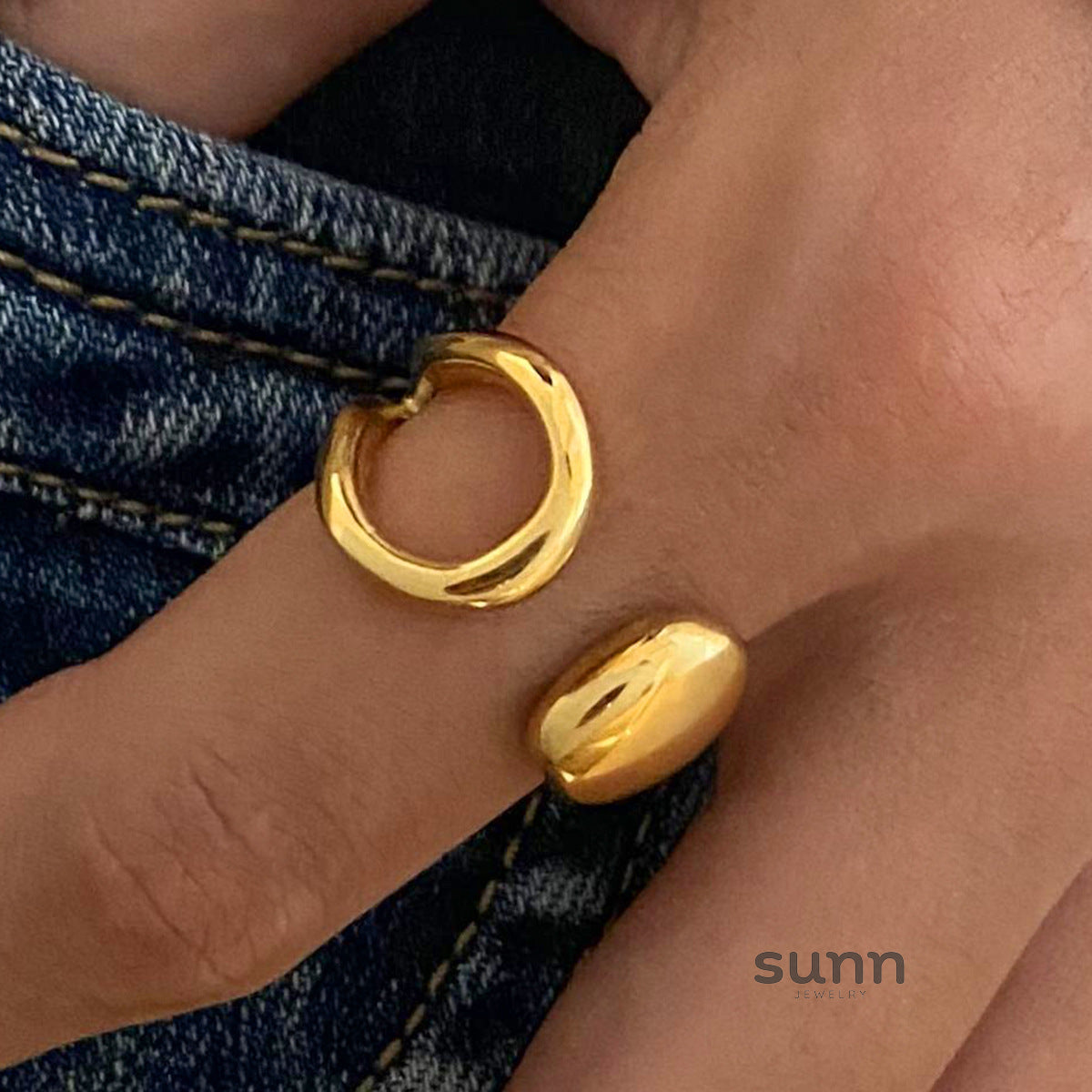 Aylen Wavy Gold Ring [6L7OO5SX]