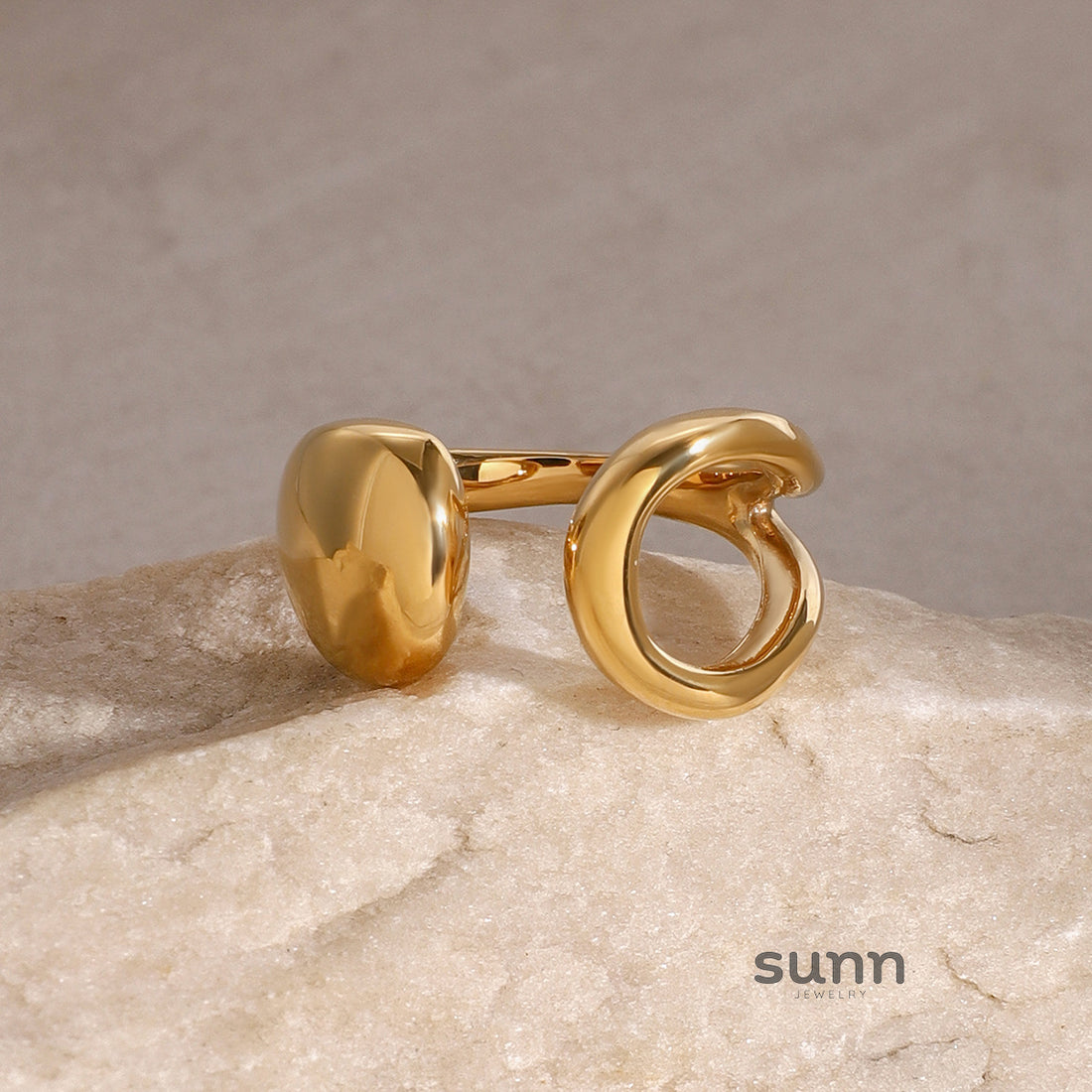 Aylen Wavy Gold Ring [UBPTBZ8Q]