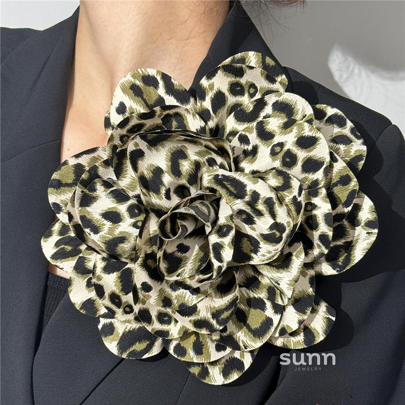 Ayva Leopard Bloom Brooch [AR5JC1ZZ]