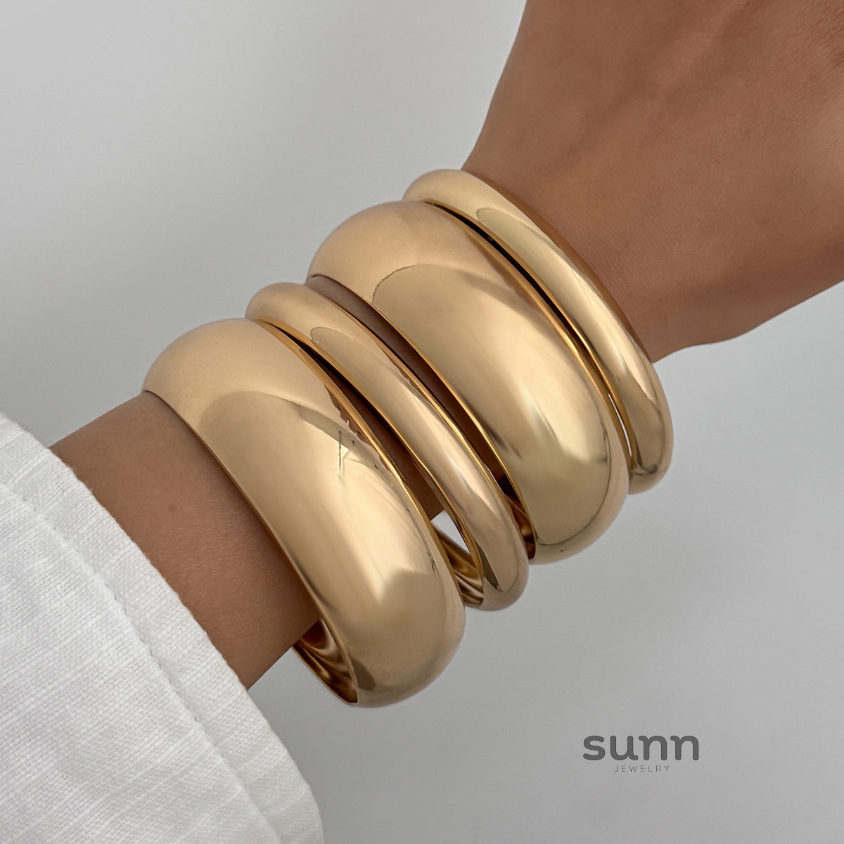 Ayven Polished Statement Bangle Set [Z20V86VU]
