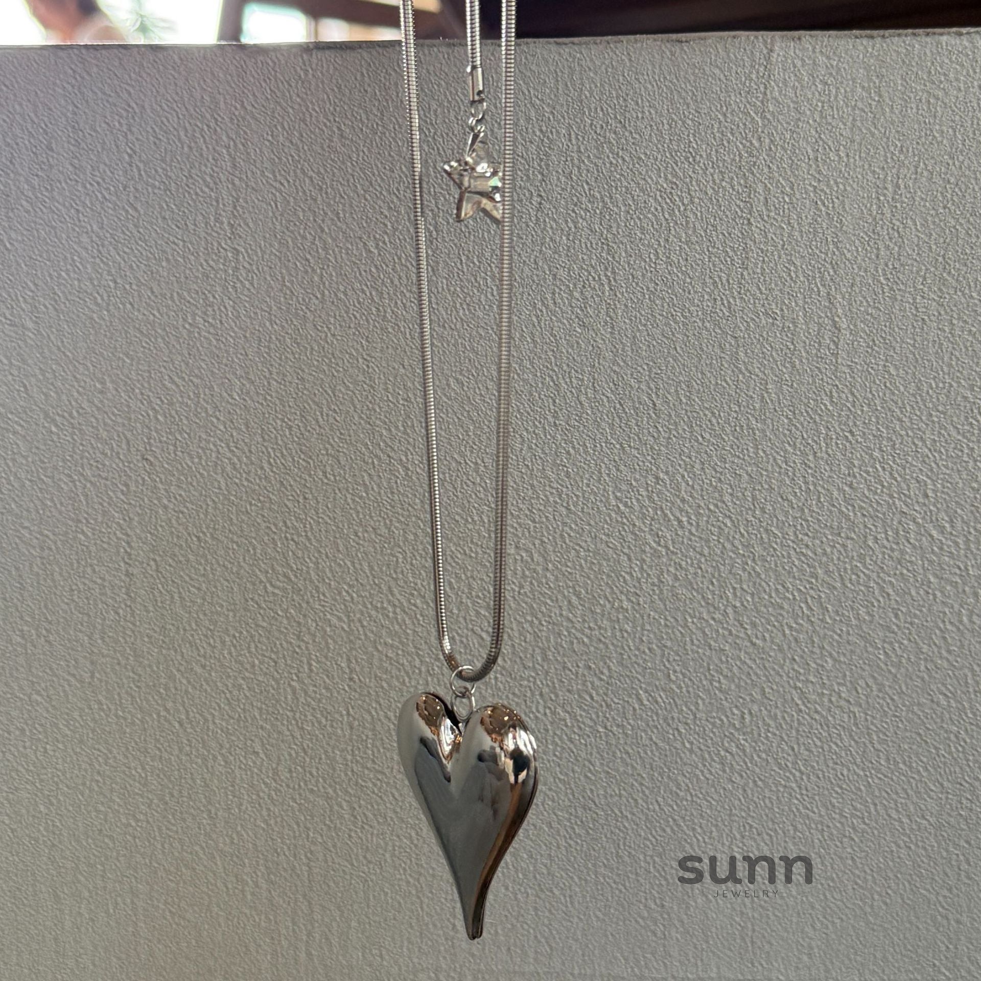 Aziyah Big Heart Adjustable Necklace [B7E0OMLL]