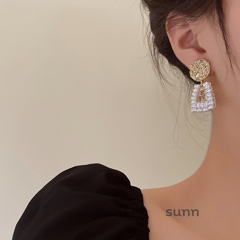 Azucena Ornate Pearl Drop Earrings [ACMO9WFC]