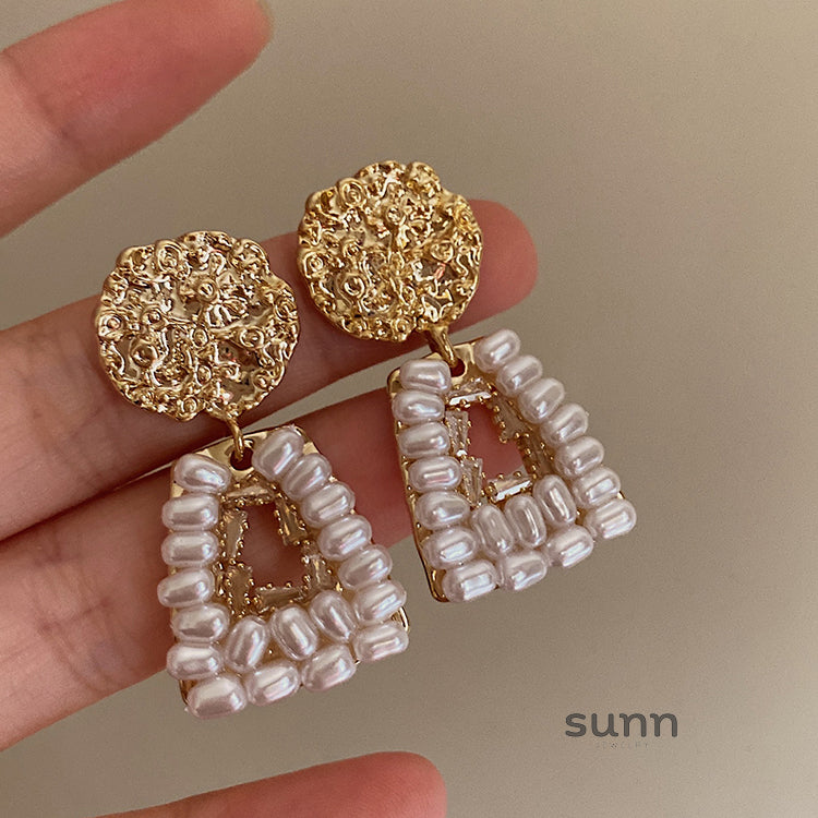 Azucena Ornate Pearl Drop Earrings [UH34WKTH]
